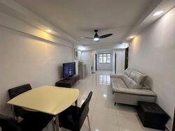 Blk 241 Jurong East Street 24 (Jurong East), HDB 3 Rooms #572955651